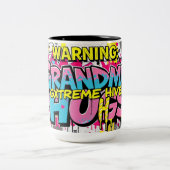 Graffiti Hugs from Grandma Zweifarbige Tasse (Mittel)