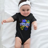 Graffiti-Inspiriert mit Herz, Kronen und Pfeilen Baby Strampler