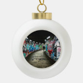 Graffiti Keramik Kugel-Ornament (Vorderseite)