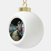 Graffiti Keramik Kugel-Ornament (Rechts)