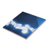 Graffiti-Spray auf blauem Metall Fliese (Seite)