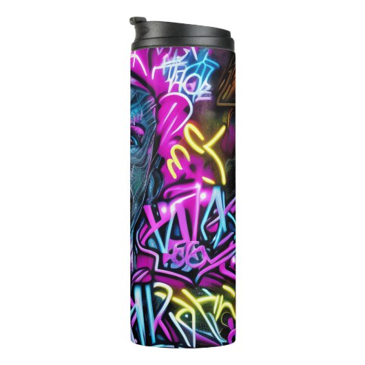 Graffiti Street Art: Action & Resist nehmen Thermosbecher (Nach rechts gedreht)