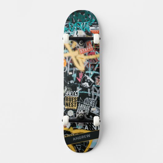 Graffiti Street Skateboard mit Namen (Vorderseite)