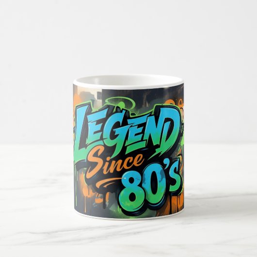 Graffiti-Style "Legende seit 80er Jahren" Tasse (Mittel)