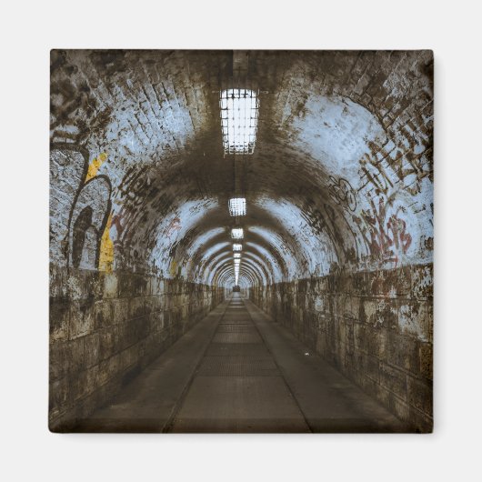 Graffiti Tunnel Urban Decor Magnet (Vorne)