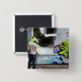 Graffiti Wall Lucy Button (Vorne & Hinten)