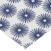 Grafikmuster der blauen Blume Tischdecke (Schrägansicht)