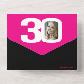 Grafisch rosa schwarzes Foto rund um den 30. Gebur All In One Einladung (Rückseite)