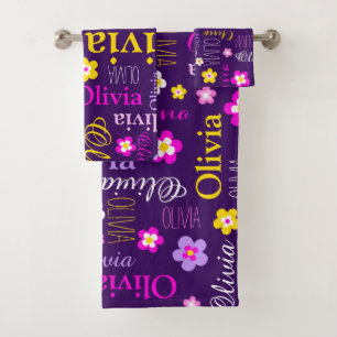 Grafische Blume und Text olivia lila rosa Badhandtuch Set
