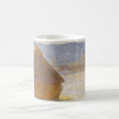 Grainstack am Morgen, Schneeeffekt von Claude Mone Kaffeetasse (Mittel)