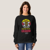 Gramma 2023  Bee  Grandma  Excited To Be A Gramma Sweatshirt (Vorne ganz)
