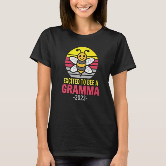 Gramma 2023  Bee  Grandma  Excited To Be A Gramma T-Shirt (Vorderseite)