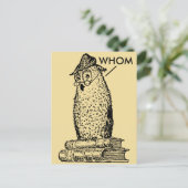 Grammar Owl sagt wem Postkarte (Stehend Vorderseite)