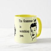 Grammatik-Dame Watching Mugs Tasse (VorderseiteRechts)