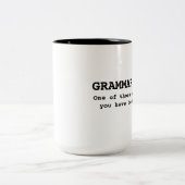 Grammatik-Nerd-Tasse Zweifarbige Tasse (Mittel)