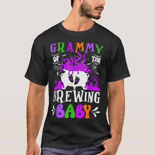 Grammy Of The Brewing Baby Grandma To Be Halloween T-Shirt (Vorderseite)