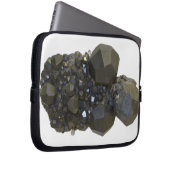 Granat in der natürlichen Form Laptopschutzhülle (Vorne Rechts)