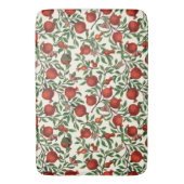 Granatäpfel und Bella Moths auf weißem Boden Badematte (Vorderseite Vertikal)