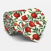 Granatäpfel und Bella Moths auf weißem Boden Krawatte (Gerollt)