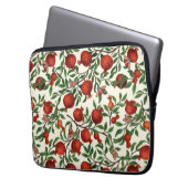 Granatäpfel und Bella Moths auf weißem Boden Laptopschutzhülle (Vorderseite Links)