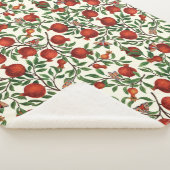 Granatäpfel und Bella Moths auf weißem Boden Sherpadecke (3/4)