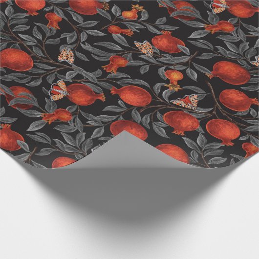 Granatäpfel und Bella-Motten in Rot und Grau Geschenkpapier (Ecke)