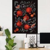 Granatäpfel und Bella-Motten in Rot und Grau Poster (Heimbüro)