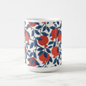 Granatapfelmuster, lebhaftes Rot und Blau, botanis Kaffeetasse (Mittel)