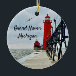 Grand Haven Michigan Leuchtturm Keramik Ornament<br><div class="desc">Dieses Ornament besticht durch den Leuchtturm des Pier Grand Haven in Michigan.</div>