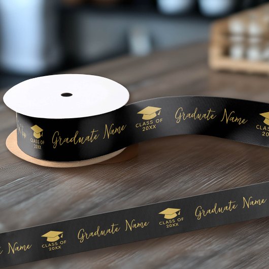 Grand Name Script mit Cap - Black Gold Abschluss Satinband