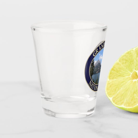 Grand Teton Mountains and Jenny Lake, Wyoming Schnapsglas (Links)