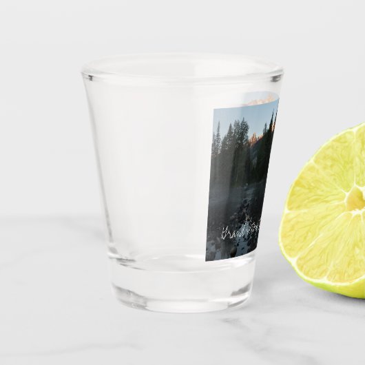 Grand Teton Sunrise in Cottonwood Creek Schnapsglas (Links)