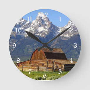 Grand Tetons Barn Runde Wanduhr