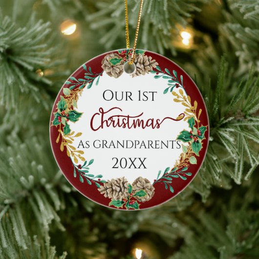 Grandeltern First Christmas Holly Pine Cone Foto Keramik Ornament (Baum)