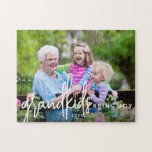 Grandkids bringen Joy-Foto Puzzle<br><div class="desc">Großkinder erfreuen sich an der modernen Kalligraphie-Schriftzeichen-Handschrift und san-Serifentypografie mit Ihrem Lieblings-Foto-Puzzle.</div>