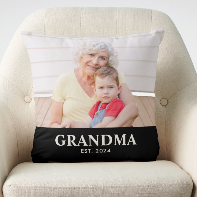 Grandma Established Modern Bold Photo Kissen (Von Creator hochgeladen)