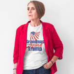 Grandmas gegen Trump T-Shirt<br><div class="desc">Großmütter gegen Donald Trump vereinen sich mit diesem Anti-Trump-Oma-T-Shirt,  das die amerikanische Flagge für die Wahlen 2024 rot,  weiß und blau zeigt.</div>