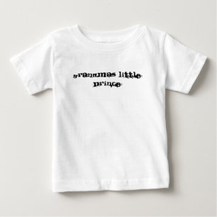 Grandmas kleines weißes Shirt