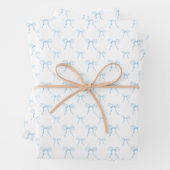 Grandmillennial Blue Bow Preppy Wrapping Paper Geschenkpapier Set (Beispiel)