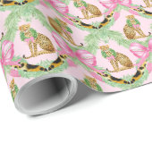 Grandmillennial Christmas Leopard Monogram Geschenkpapier (Rolleneckpunkt)