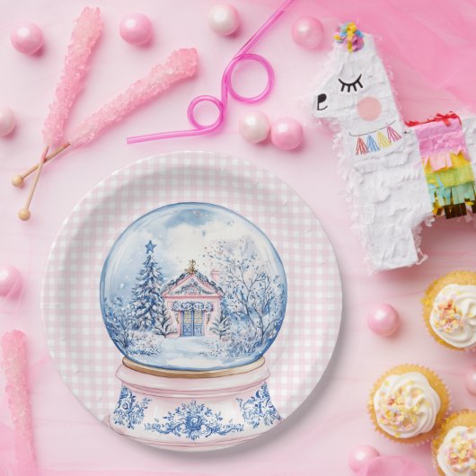 Grandmillennial Pink & Blue Damask Schneeglobe Pappteller (Party)