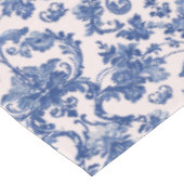 Grandmillennial Pink & Blue Damask Tischdecke (Schrägansicht)