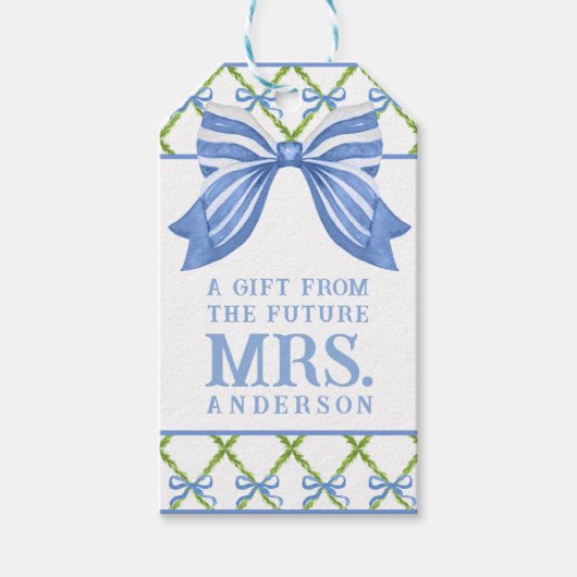 Grandmillennial Topiary | Frau Future Geschenkanhänger (Vorderseite)