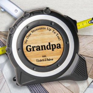 GRANDPA Niemand misst Personalisiertes Holz Maßband