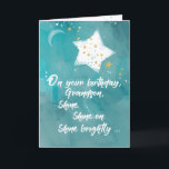 Grandson Tween oder Teen Birthday Night Sky Bright Karte<br><div class="desc">Lass deinem Enkel,  was für ein glänzender Stern er mit dieser Nachthimmel-Geburtstagskarte ist. Ein Mond und viele Sterne reihen den kunstvoll aussehenden Grunge-Hintergrund ab,  aber ein Stern ist größer und heller als die ganze Erholung. Perfekte Karte für den zwischen,  Teenager oder jungen erwachsenen Enkel.</div>