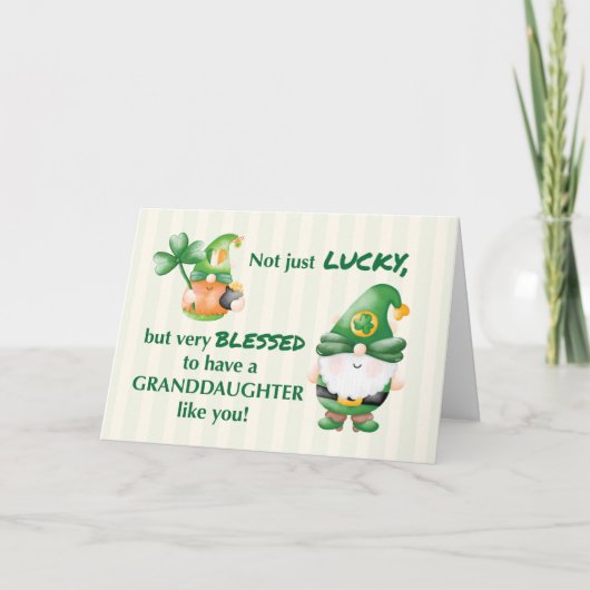 Grandtochter St. Patricks Day Gnomes Lucky Blesse Karte (Vorderseite)