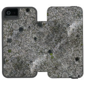 Granitfelsen grau mit grünem Moos Incipio iPhone Geldbeutel-Hülle (Folio Geöffnet)