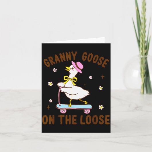Granny Goose On The Loose Funny Birthday Matching Karte (Vorderseite)