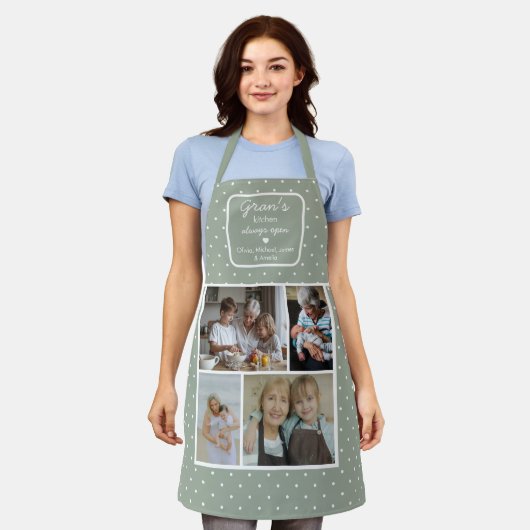 Gran's Kitchen Always Open Sage Green Photo Schürze (Getragen)