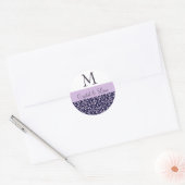 GRAPE und LILAC LILA Damask Wedding Monogram Runder Aufkleber (Umschlag)